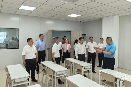 產(chǎn)教融合賦能智能制造 電子信息產(chǎn)業(yè)學(xué)院‘廠中?！浇遗? class=